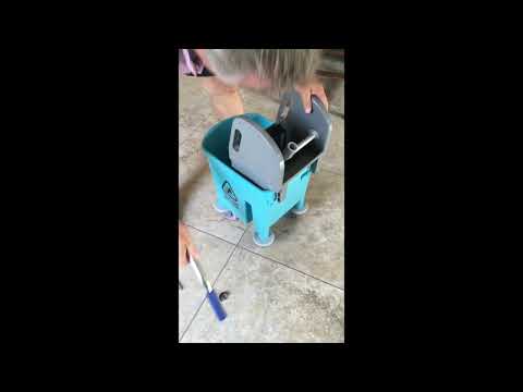 On-wheels Squeeze Bucket